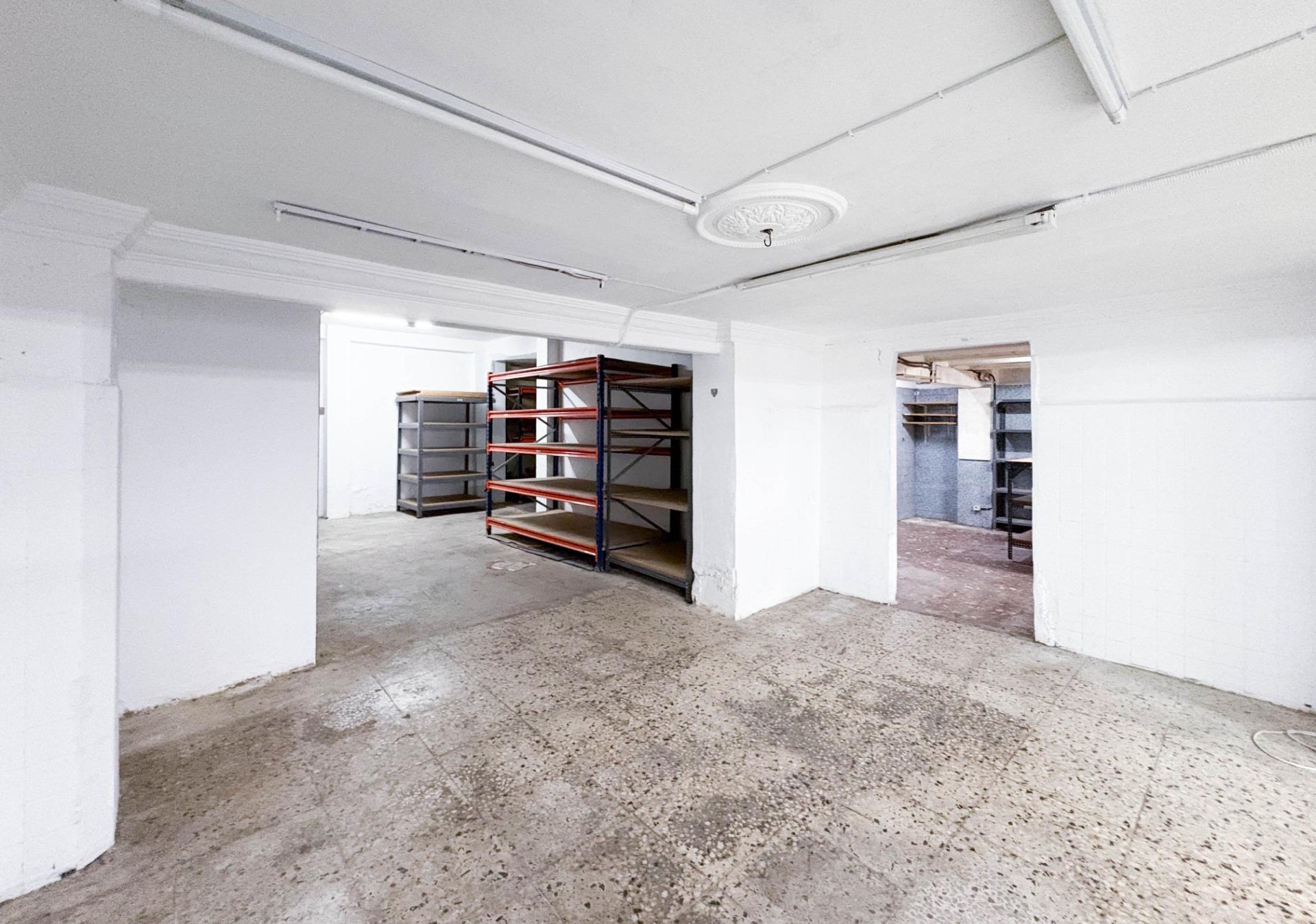 Local comercial en Valencia – Russafa
