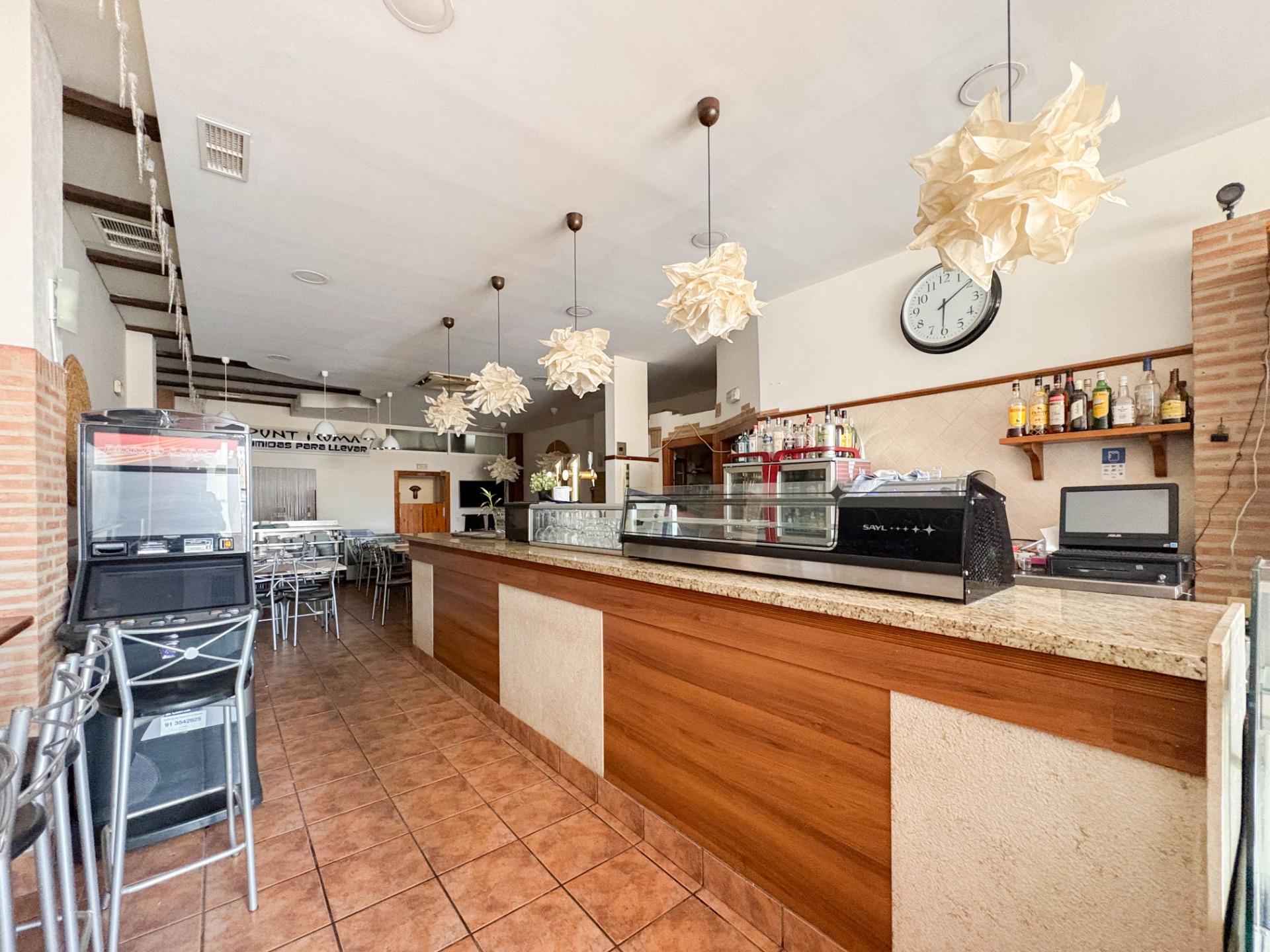 Local comercial en La Pobla de Vallbona – Casco urbano