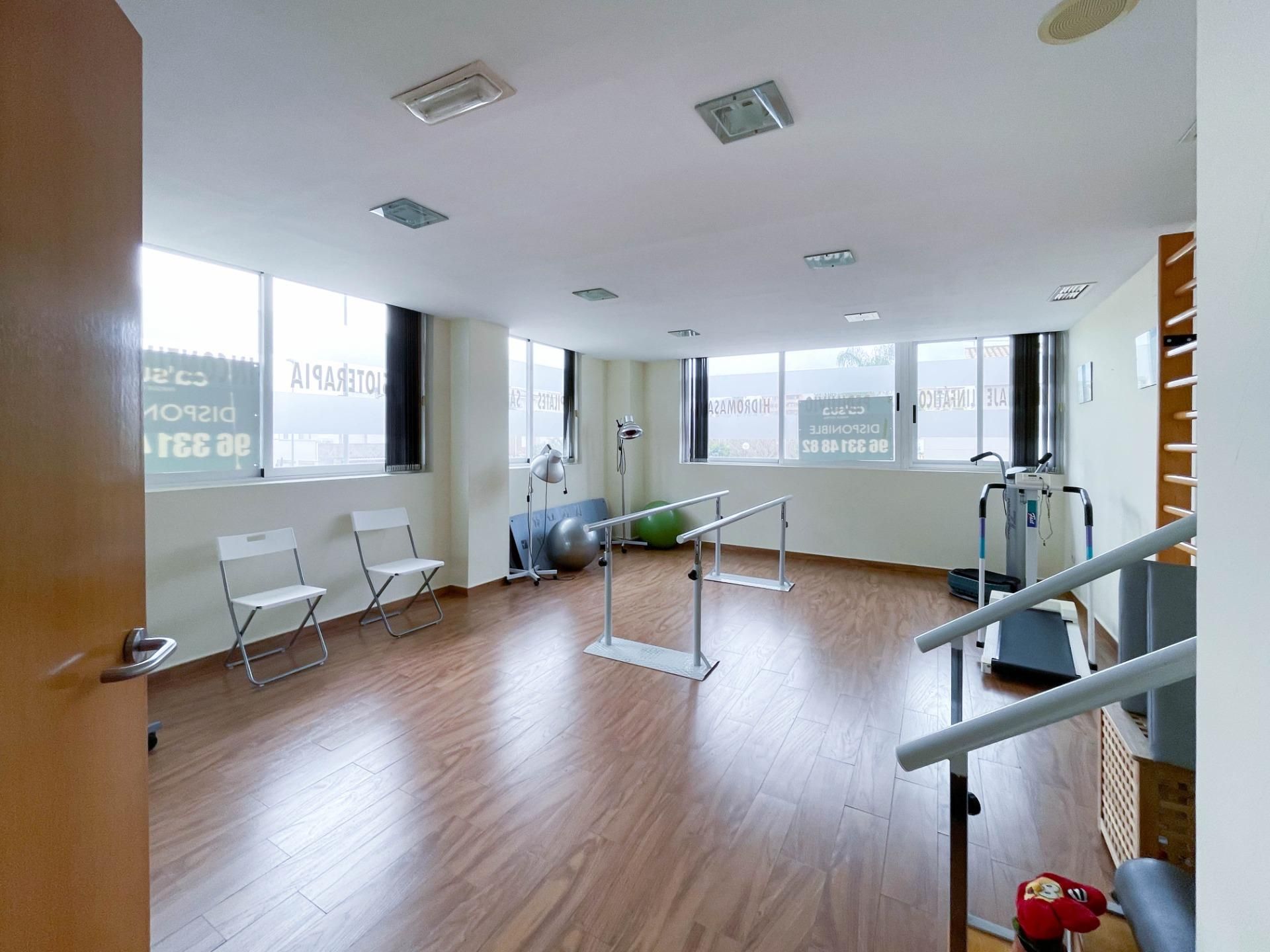Local comercial en Oliva – Conservatori